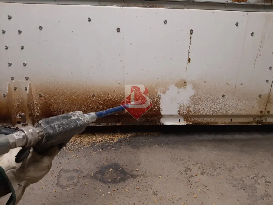 Sabbiatura criogenica, tutto ciò che serve sapere: cos’è, quando si applica e come funziona